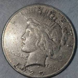 lot 27 image: 1925 Peace Dollar $1  VGF