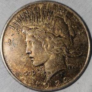 lot 15 image: 1922 Peace Dollar $1, Very Nice Gold Patina