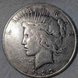 lot 16 image: 1922 D Peace Dollar $1