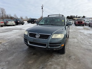 lot 8 image: 2004 Volkswagen Touareg