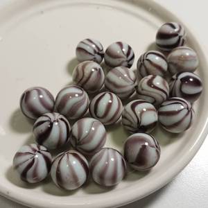 lot 449 image: Vintage Purple Stripe Marble collection (20 pcs)