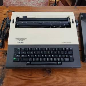lot 468 image: Brother brand electronic typewriter - Student-riter XL1  Model CE-25