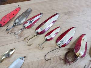 lot 475 image: Dardevle Lot  copper weedless Dardevlet, Multiple Dardevlet various styles, Dardevles IMP, Cop E-cat Jr 7500, and extras.