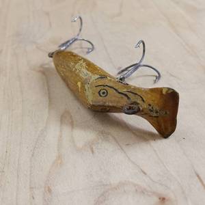 lot 481 image: Vintage wooden fishing lure, possibly a Creek Chub Bait Company (C.C.B. Co.) or similar