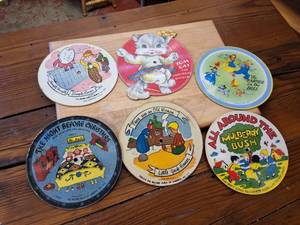 lot 486 image: Mulberry Bush - Night Before Christmas - Farmer and the Dell - Tom Cat - Humpty Dumpty - Vintage childrens picture records produced by the Record Guild of America.