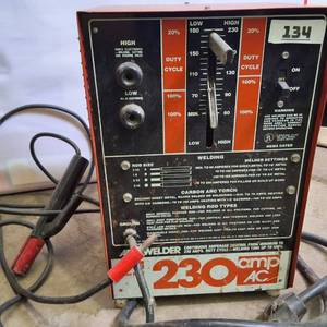 lot 134 image: Powr-Kraft 230 Amp AC Arc Welder