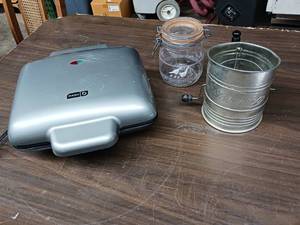 lot 171 image: Waffle maker and related items