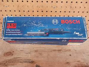 lot 199 image: Bosch 1640VS Fine Cut Power Handsaw