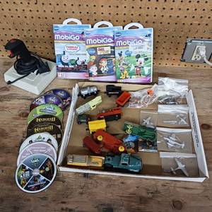 lot 188 image: Large lot collection of various vintage games and electronic accessories