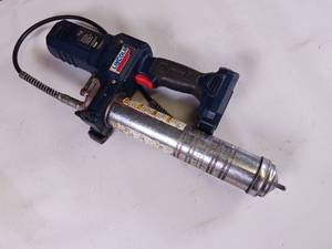 lot 223 image: Lincoln 20V PowerLuber grease gun