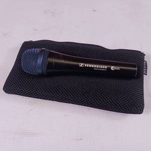 lot 233 image: Sennheiser e935 handheld cardioid dynamic microphone, designed for live vocal performances.