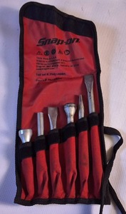 lot 281 image: Snap-on 6 Piece Air Hammer Bit Set (PHG1066BK).