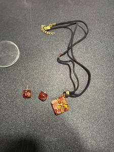 lot 1684 image: Murano Glass Jewelry Set