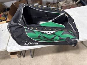 lot 1689 image: GRIT Hockey Tower HT1 Bag