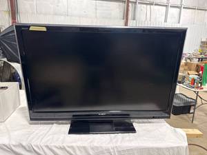 lot 1694 image: Sharp AQUOS 52 TV