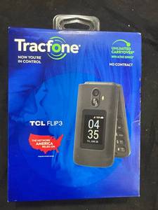 lot 1710 image: Tracfone TCL Flip 3 Phone