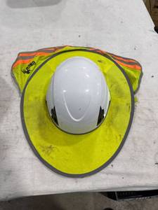 lot 1722 image: Malta Dynamics Safety Helmet