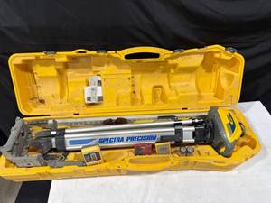 lot 1730 image: Spectra Precision HV101 Laser Level Kit