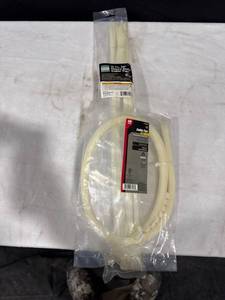 lot 1748 image: Heavy-Duty Cable Ties Lot