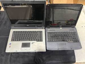 lot 1756 image: Two Acer Laptops (untested -no charger)