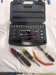 lot 1803 image: Socket Set & Screwdrivers