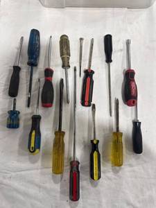 lot 1805 image: Assorted Screwdriver Lot (15)