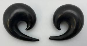 lot 19 image: Collectible Vintage Large African Ear Loops
