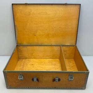 lot 237 image: Wooden Storage Box 28 x 18 x 8