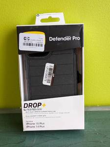 lot 98 image: NEW DROP  IPHONE 15 PHONE CASE BLACK