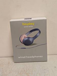 lot 130 image: NEW HAYDAY WIRED HEADPHONES JERILYNE LEE (BLACKPINK)