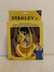 lot 169 image: NEW STANLEY 3PCS TOY PROTECTIVE GEAR SET 3