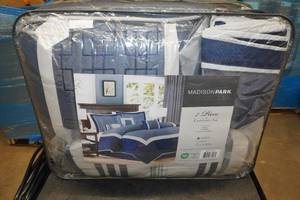 lot 2 image: Madison Park 7-Piece Comforter Set - Queen