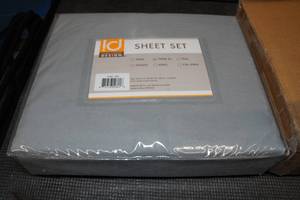 lot 17 image: ID Sheet Set - Twin XL