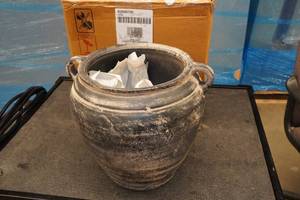 lot 18 image: Signature by Ashley Furniture Decorative Vase