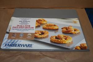 lot 25 image: Farberware Dual Layer Insulated Cookie Sheet - 15.5x20