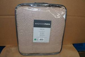 lot 55 image: Madison Park 2-Piece Quilt Set - TwinTXL