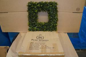 lot 67 image: Pure Garden 16 Square IndoorOutdoor Artificial Wreath