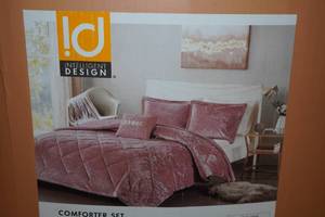 lot 81 image: ID 4-Piece Comforter Set - KingCal King