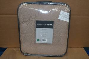 lot 106 image: Madison Park 2-Piece Quilt Set - TwinTXL