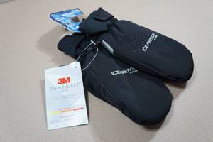 lot 128 image: Clam Ice Armor Delta Mitts - XL