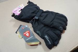 lot 134 image: Clam Ice Armor Womens Extreme Gloves - 2XL
