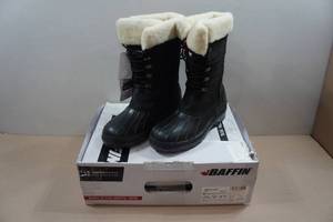 lot 195 image: Baffin Maple Leaf Womens Winter Boots - 9