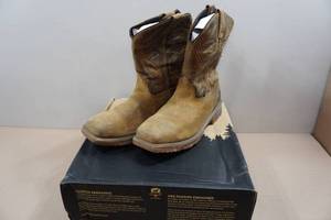 lot 200 image: Irish Setter Marshall Work Boots - Mens 10.5 D