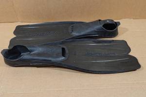 lot 321 image: Cressi Rondinella Adult Fins - 4344, 8.59.5