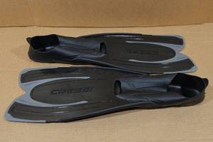 lot 327 image: Cressi Agua Adult Fins - 3738, 45
