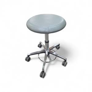 lot 36 image: Sky Stool 4-leg base chromed steel base and a seat that swivels 360°