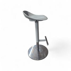 lot 57 image: Adjustable Height Stool