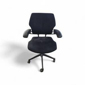 lot 91 image: Humanscale Freedom task chair