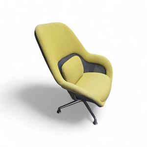 lot 152 image: Steelcase Coalesse SW Swivel Chair Retails new for $2400