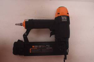 lot 40 image: WEN 61721 18-Gauge 38-Inch to 2-Inch Pneumatic Brad Nailer